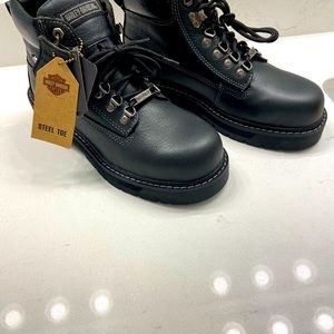 NWT Women’s Harley-Davidson steel-tipped boots.